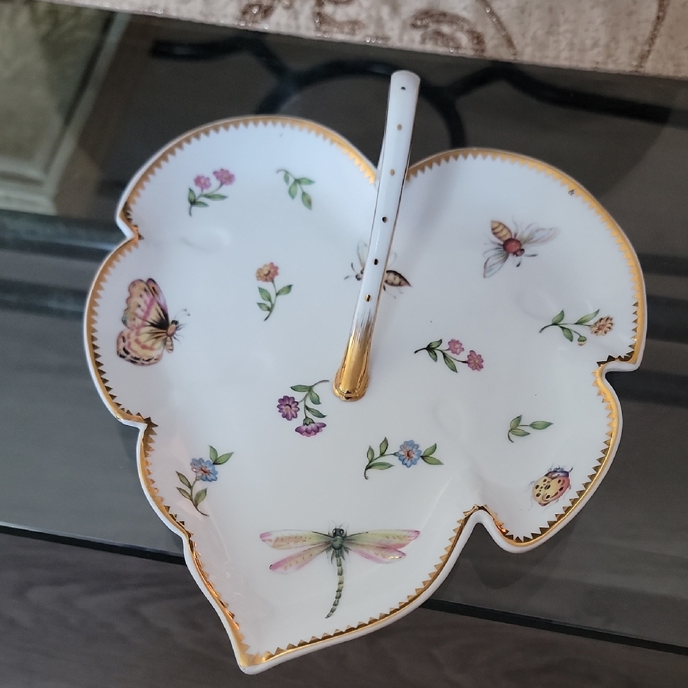 Godinger Porcelain Leaf Dish with Gold Trim